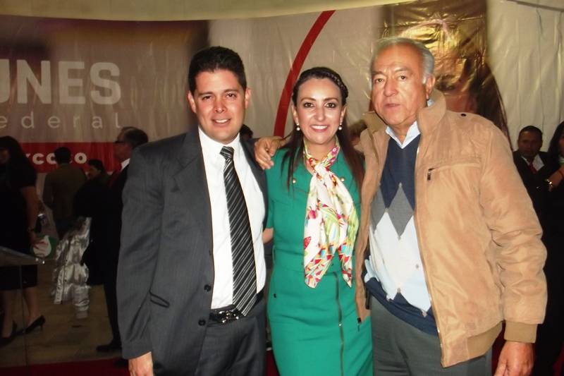 Onceavo Regidor Héctor Terrazas del Ayuntamiento de Texcoco felicita a la Diputada Federal Erika Funes Velázquez por su segundo Informe  legislativo  