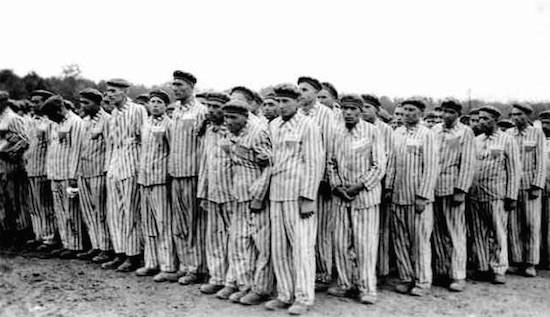 Una vela por los homosexuales víctimas del Holocausto