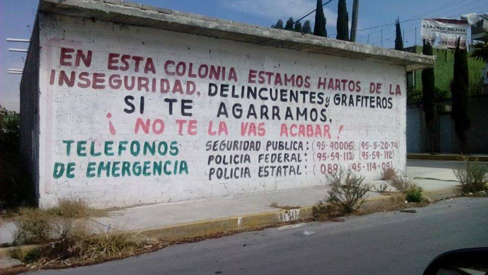 Texcocanos pintan bardas en sus calles para darles temor a  los delincuentes 