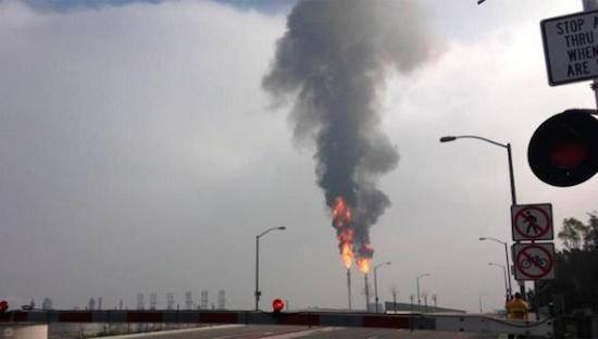 Explota una refinería de Exxon Mobil en California
