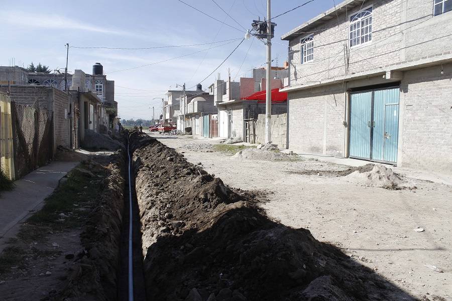 Vecinos desmienten cobro de 4 mil pesos por conexión de agua potable en Texcoco