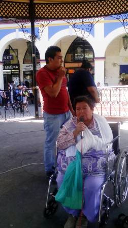 Comerciantes del jardín de Texcoco se manifiestan por salvar sus comercios:Piden Dialogar con Higinio Martinez