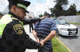 La CES detiene a 5 personas con dos armas de fuego en Chimalhuacán