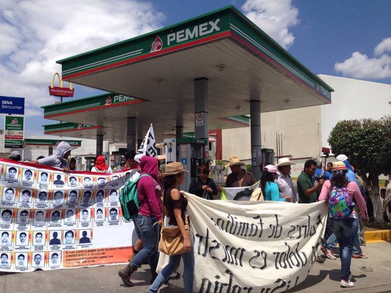 CETEGISTAS realizan marchas y plantones en Guerrero
