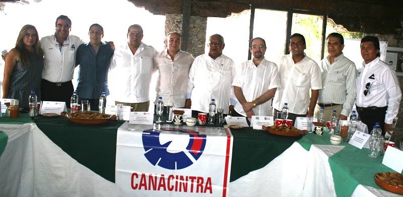 Cerrar filas, unir fuerzas y trabajar unidos para mejorar la economía tan desgastada de Guerrero