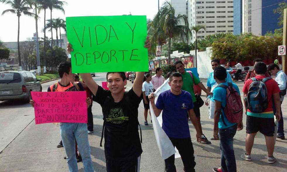 Protestan jóvenes deportistas por nulo apoyo de las autoridades 
