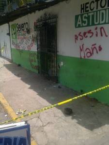 Lanzan bomba Molotov a oficinas del PVEM en Ayutla, Guerrero