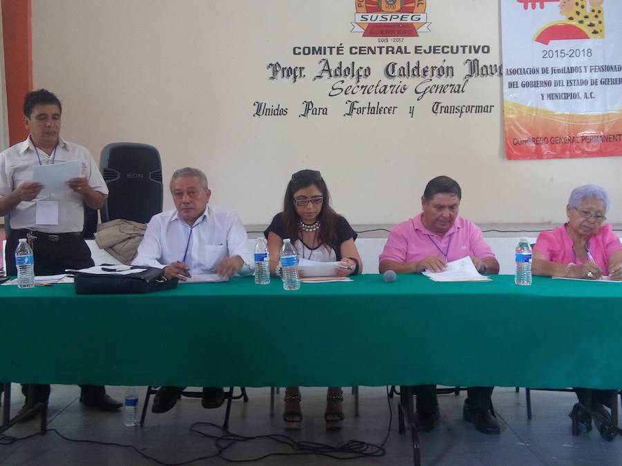 Estrenan jubilados de Guerrero nueva modalidad democrática 