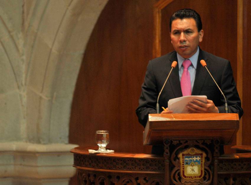 Instalan la LIX Legislatura del Edomex; La presidirá el perredista Arturo Piña García