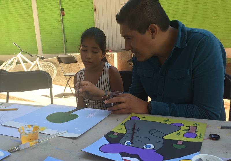 Las caravanas promueven el talento en Ahuacuotzingo con taller de artes plásticas