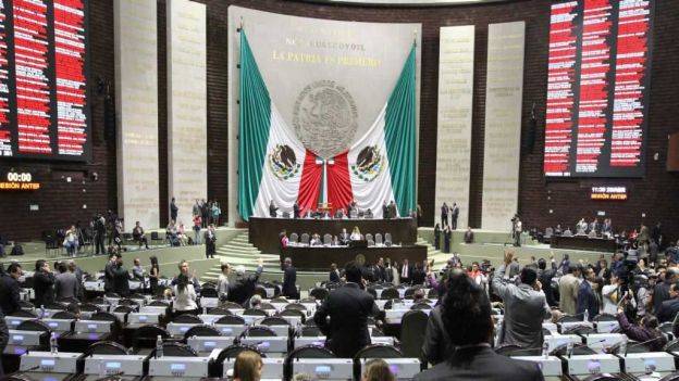 Diputados avalan plan de trabajo de la comisión Ayotzinapa
