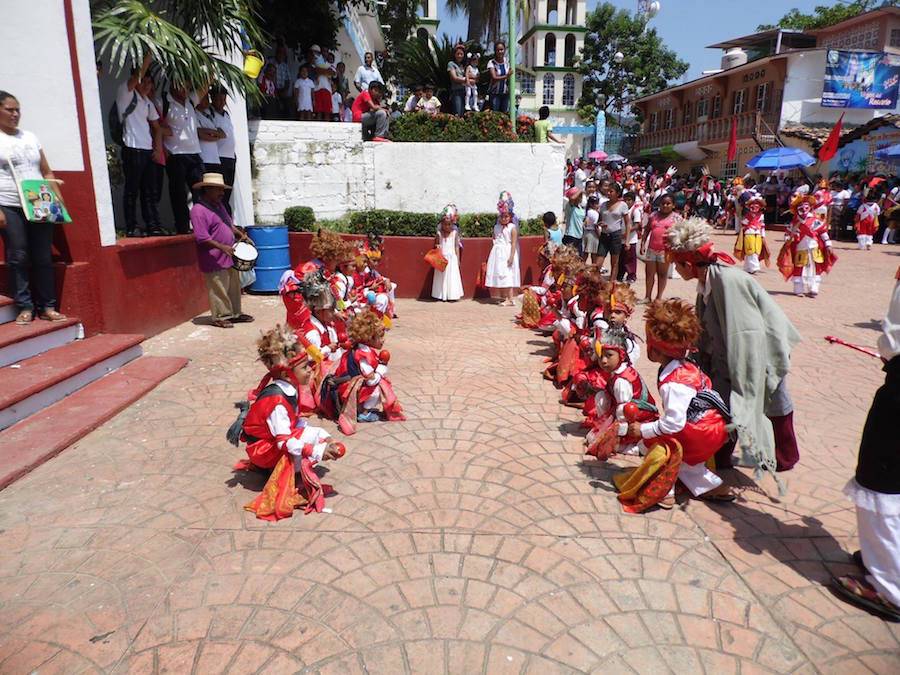 Con danzas música y alegría inicia Feria Regional de Tecoanapa 