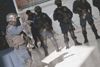 Encapuchados atacaron a uniformados en Acapulco