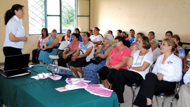 Realizan en Texcoco pláticas entre mujeres para prevenir el cáncer de mama