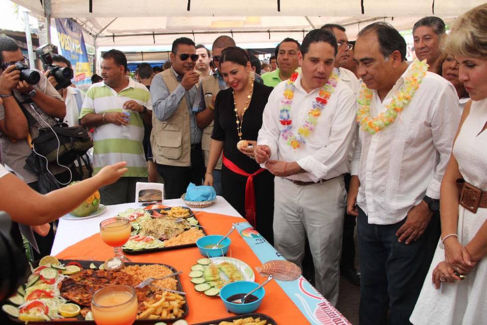 Inauguran Evodio y Astudillo Festival del Pescado a la Talla 