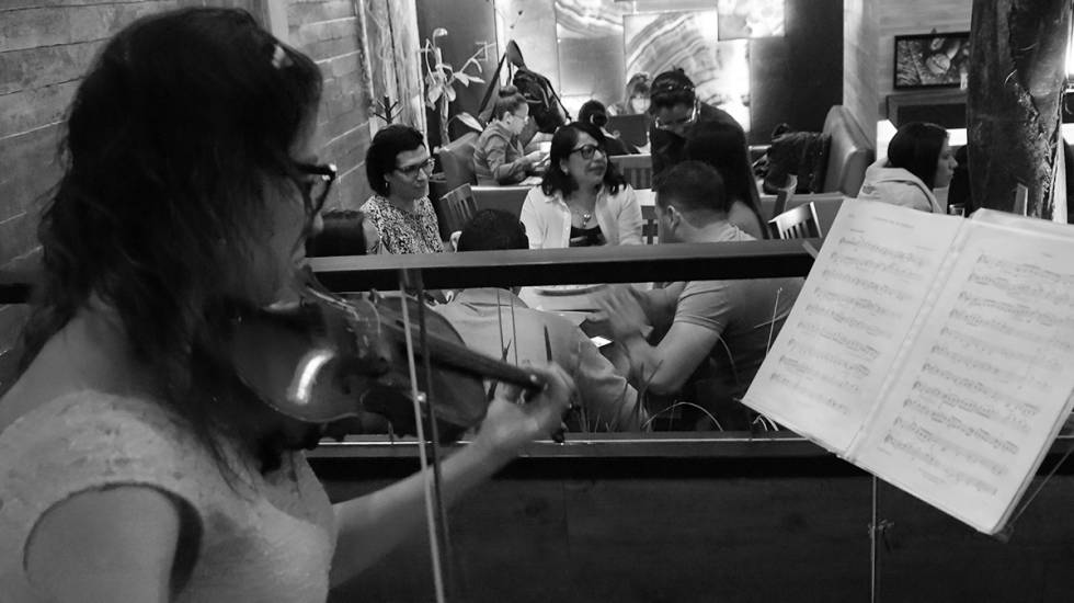 Sunset Coffee cumple 5 años y lo celebra con la violinista Meriley Jimenez
