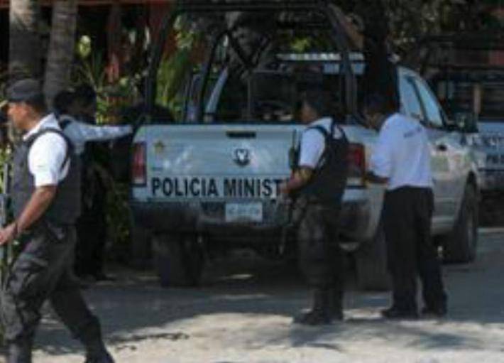 Ministeriales violan la ley y se aprovechan de campesinos en la Costa Chica 