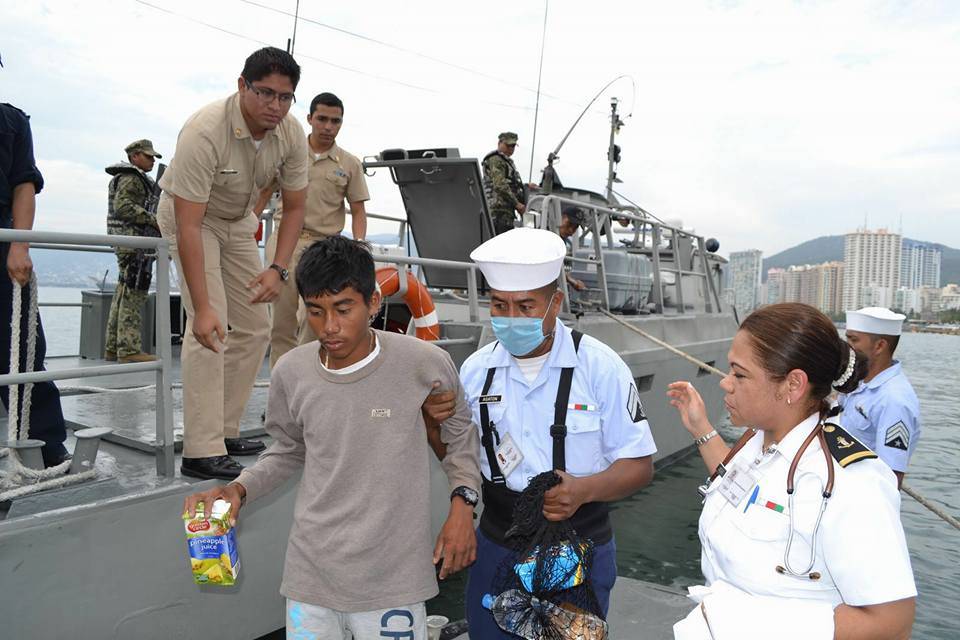 Rescata la marina un náufrago en las costas de Guerrero