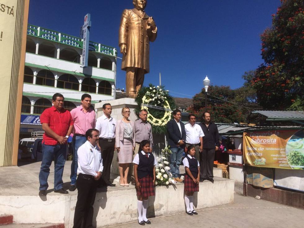 
El Gobierno de Guerrero y el Ayuntamiento de Tixtla rindieron honores a Ignacio M. Altamirano en su 123 aniversario luctuoso