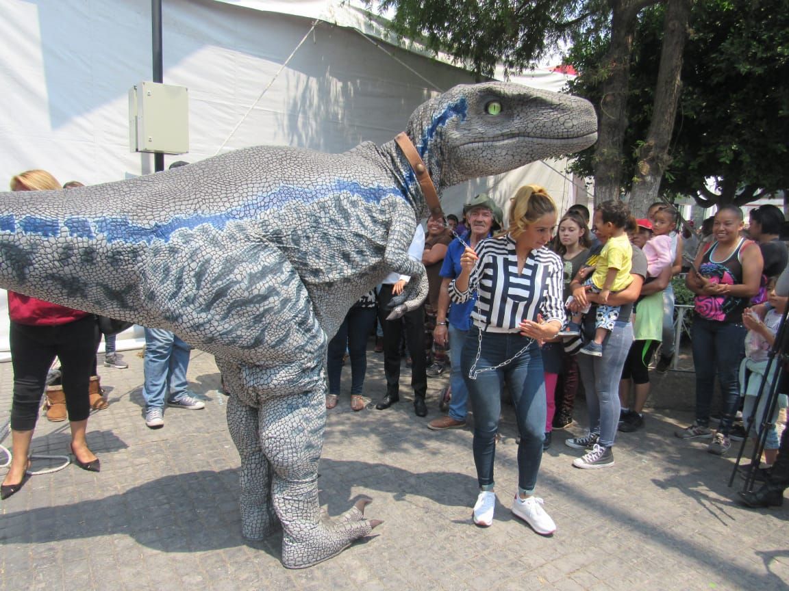 Mundo de Dinosaurios' llegó a la explanada municipal de Chicoloapan